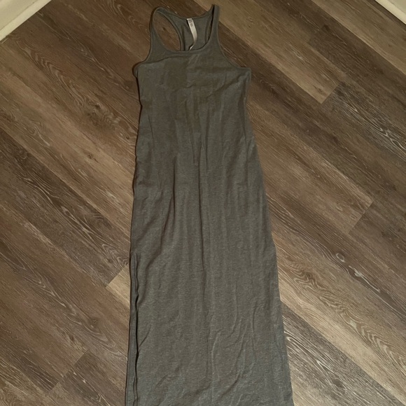 Lululemon Refresh Maxi Dress. Excellent used condition. Size: 6. - Picture 6 of 9